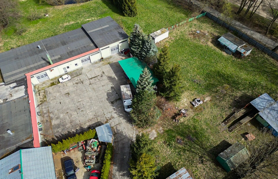 Działka zabudowana budynkiem warsztatowo-socjalnym