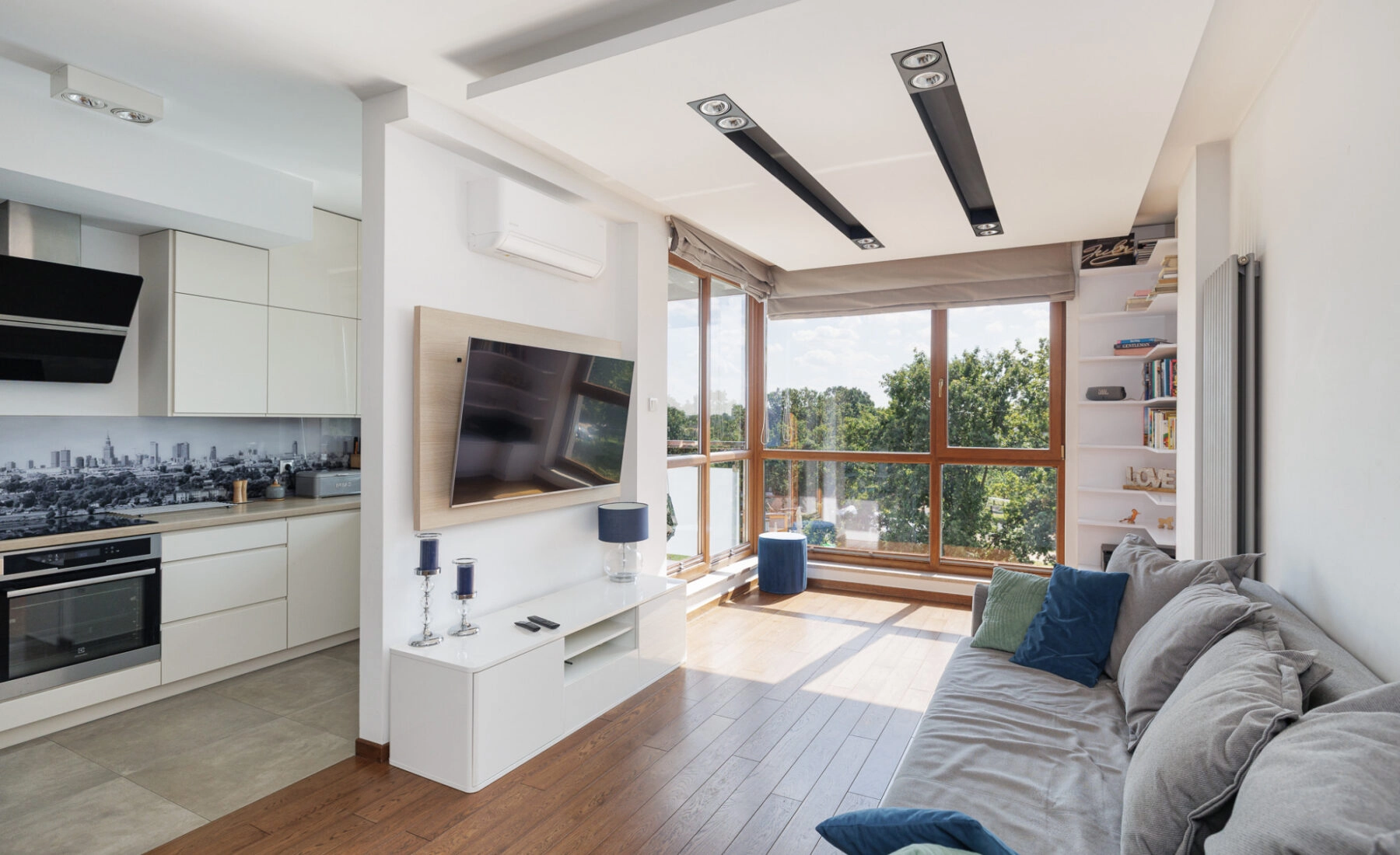 2 pokoje + 8m2 balkon, miejsce parkingowe, komórka