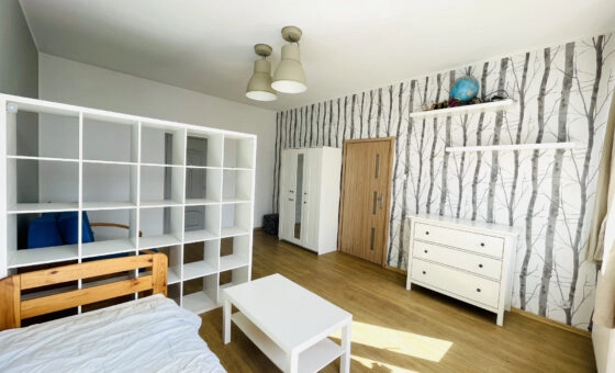 Kawalerka w kamienicy obok Jasnej Góry | 38 m2