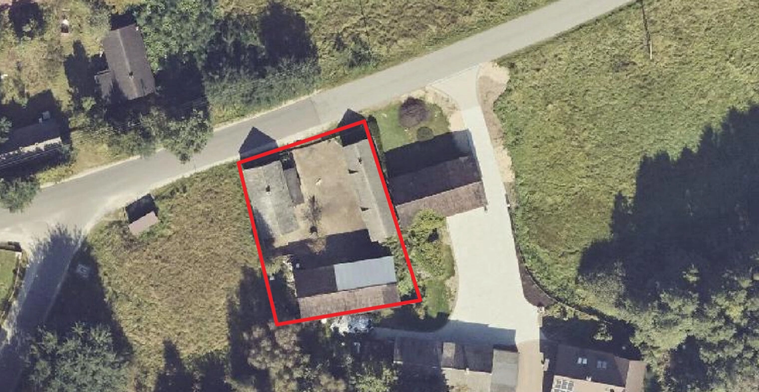 Działka z domem i budynkami gosp. - Będziechów