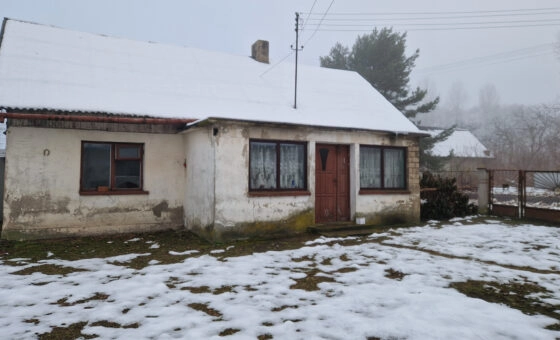 Działka z domem i budynkami gosp. - Będziechów