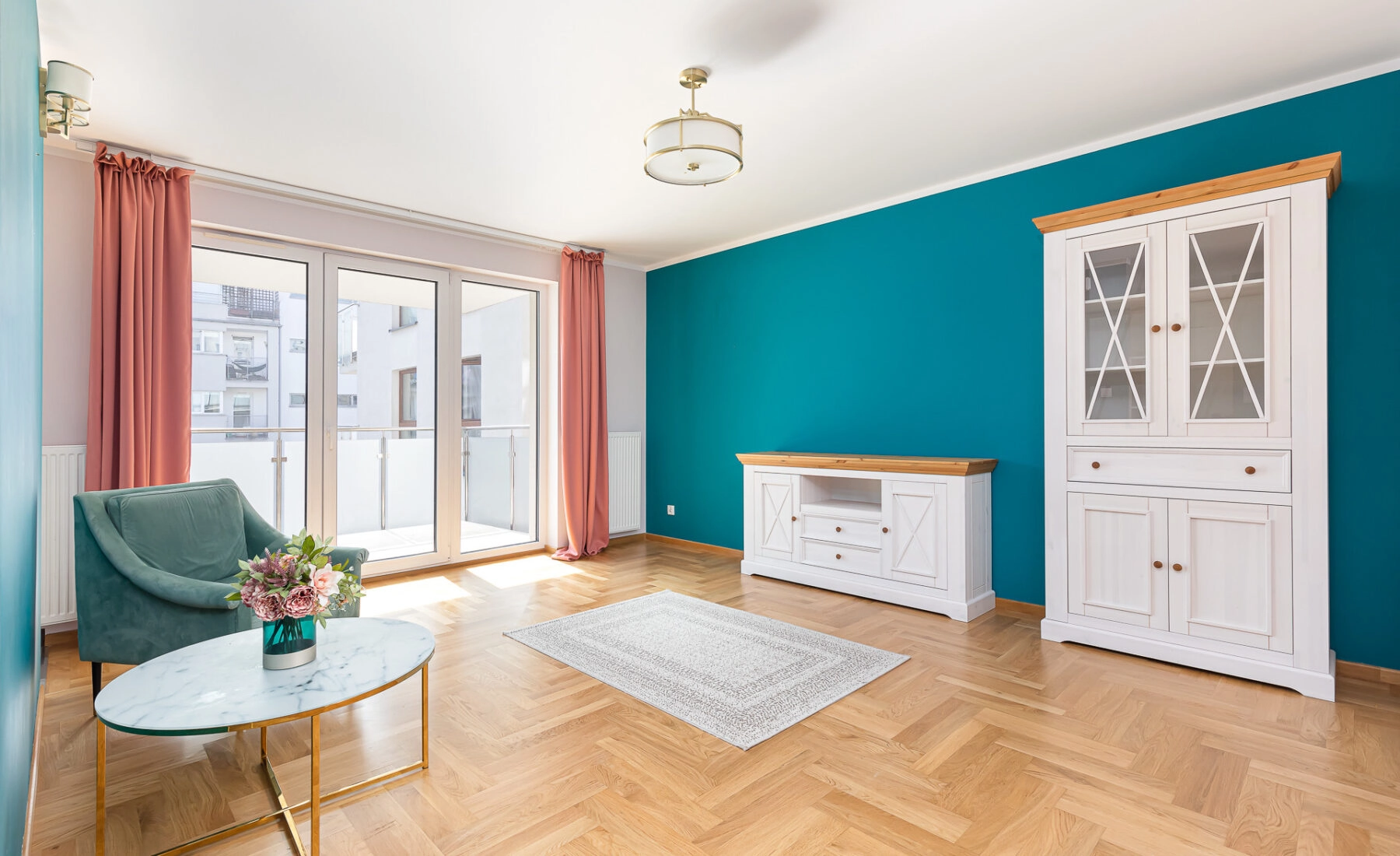 Przestronny apartament z ustawnym terasem