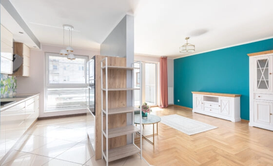 Przestronny apartament z ustawnym terasem