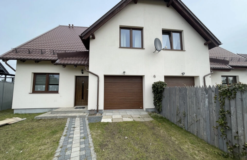 Piękny dom w malowniczej okolicy