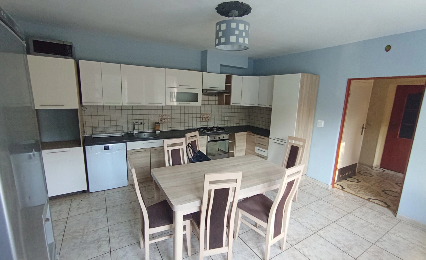 Dom wolnostojący w atrakcyjnej okolicy