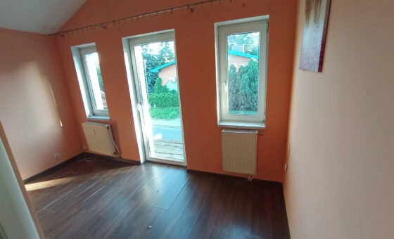 Dom wolnostojący w atrakcyjnej okolicy