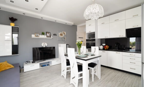 kompaktowe mieszkanie z wyposażeniem