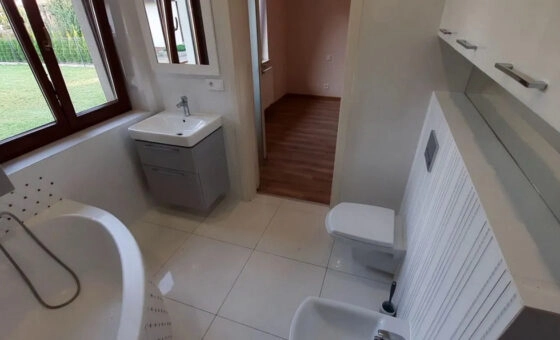 Dom z garażem, Robakowo