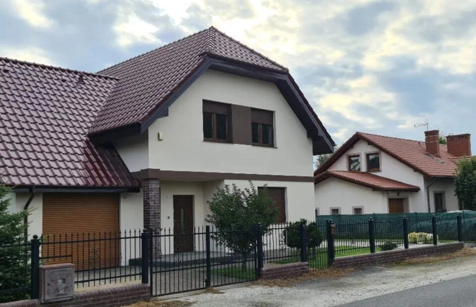 Dom z garażem gotowy do zamieszkania Szczytniki