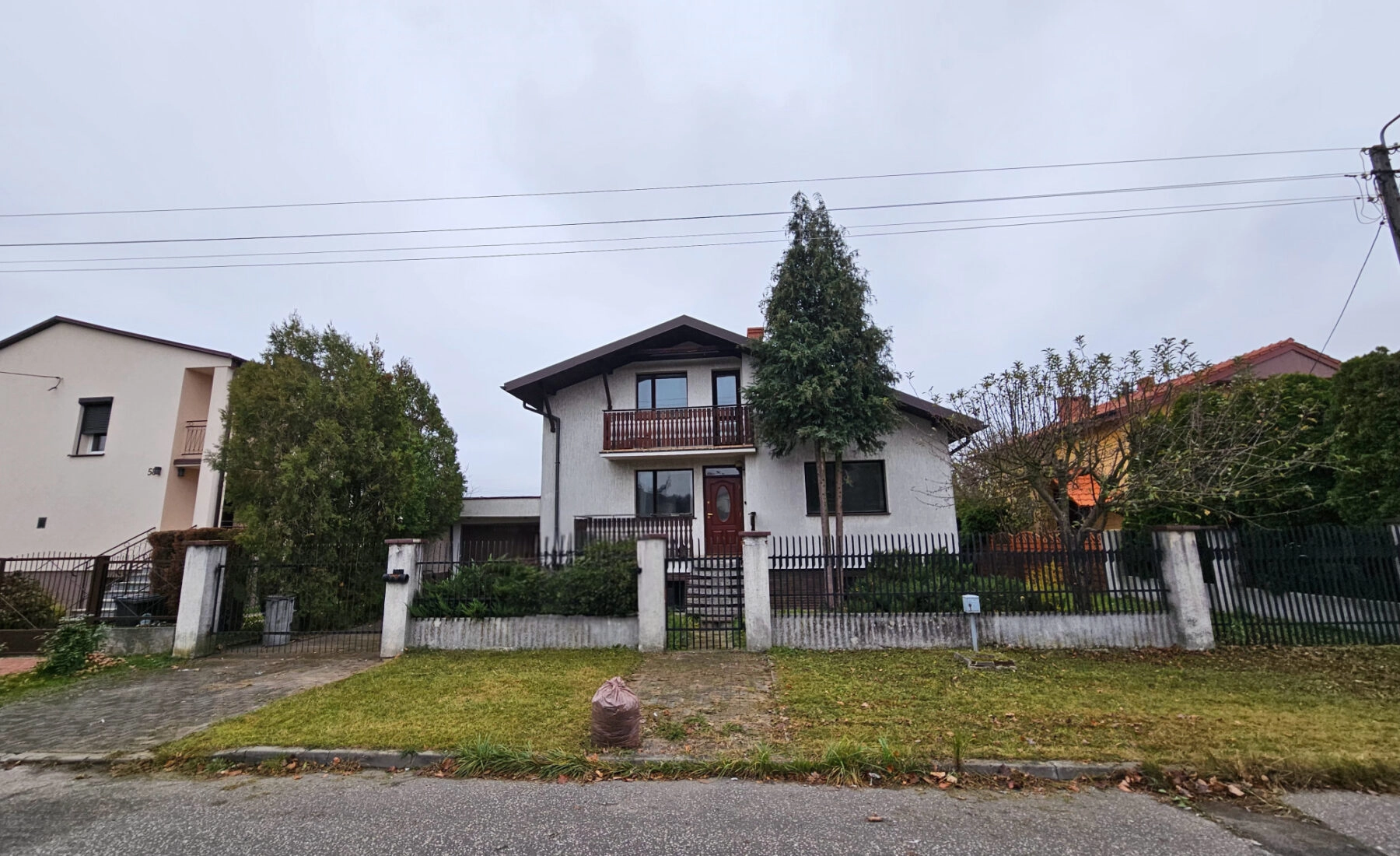 Na sprzedaż dom w spokojnej i cichej okolicy