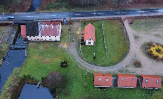 Duża działka z zabudowaniami i MEW, Trzebielino