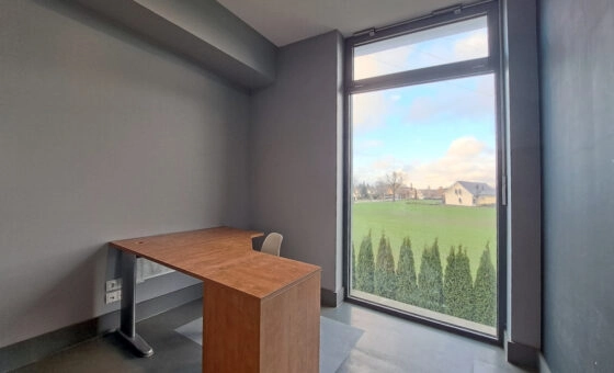 przestronne biuro w spokojnej lokalizacji