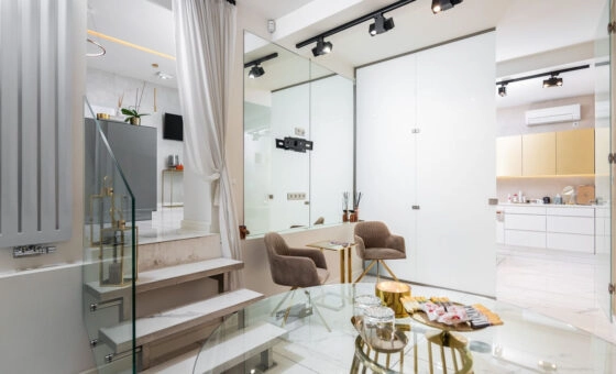 LOKAL BEZ ODSTĘPNEGO 109m2 / 3 GABINETY