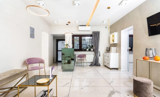 LOKAL BEZ ODSTĘPNEGO 109m2 / 3 GABINETY