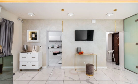 LOKAL BEZ ODSTĘPNEGO 109m2 / 3 GABINETY