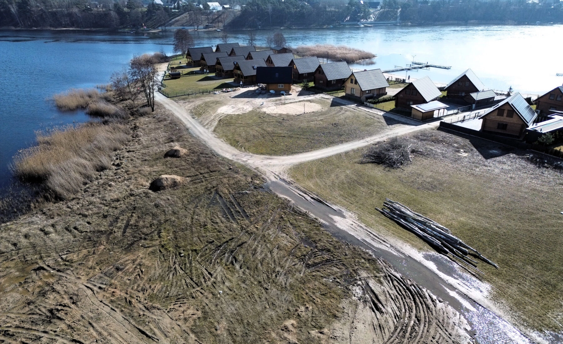 Wyjątkowa działka z linią brzegową nad Jeziorem Śl