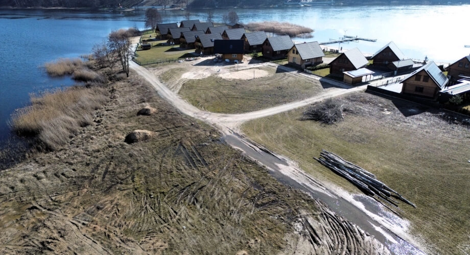 Wyjątkowa działka z linią brzegową nad Jeziorem Śl