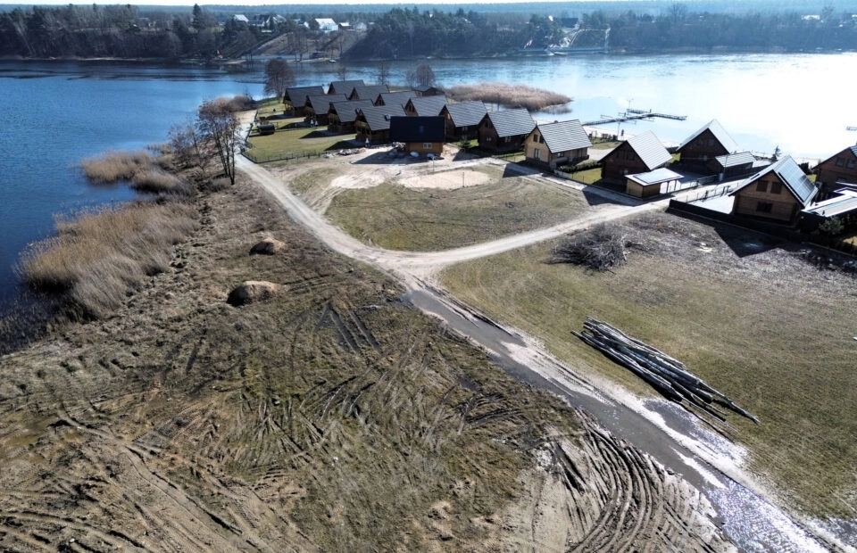 Wyjątkowa działka z linią brzegową nad Jeziorem Śl