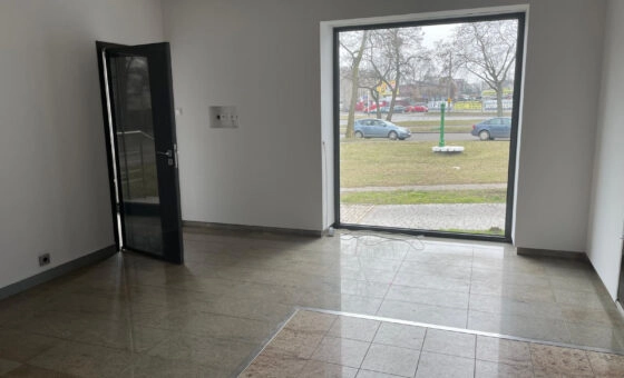 Łódź, ul. Proletariacka: obiekt komercyjny 670 m2