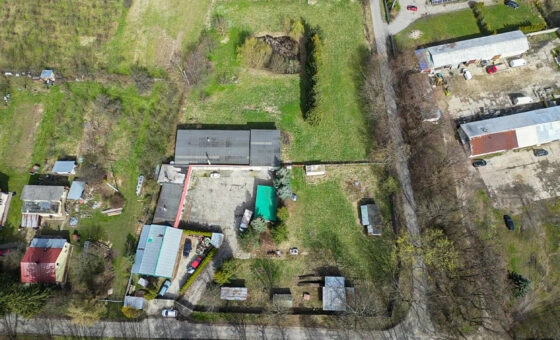 Działka zabudowana budynkiem warsztatowo-socjalnym