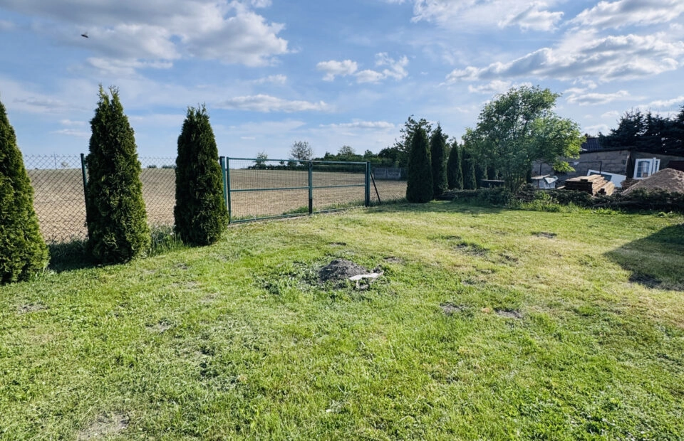 Na sprzedaż działka z zabudowaniami  31 arów