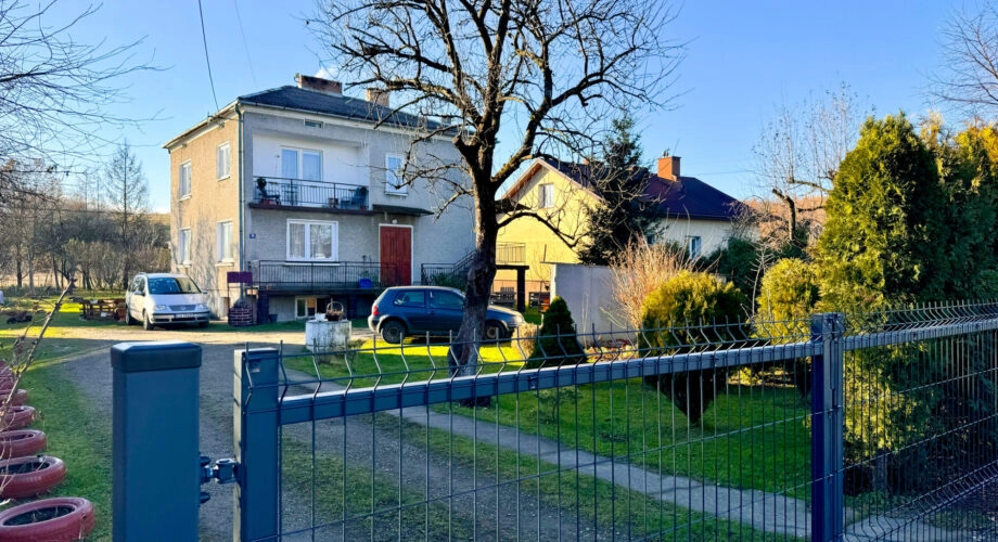 Dom z możliwością podziału na dwa mieszkania