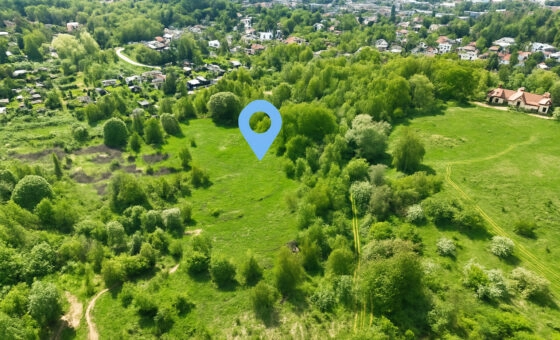 Działka przy ulicy S. Okrzei w Krośnie.