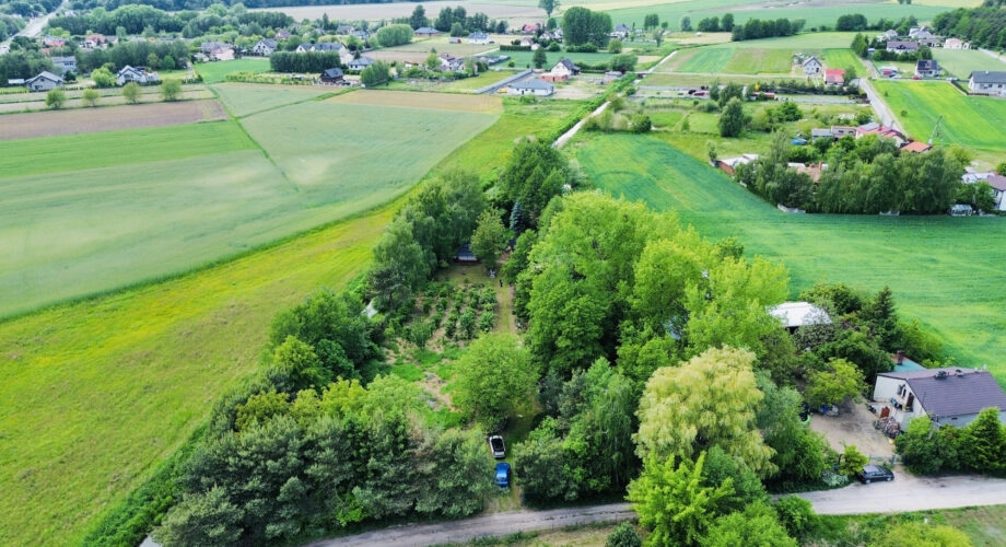 Działka rolno-budowlana 32 ary z domkiem i sadem