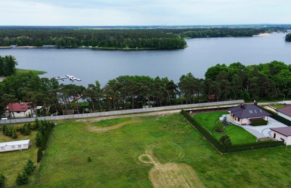 Na sprzedaż | działki budowlane 3 x 8 ar | ul. Kra