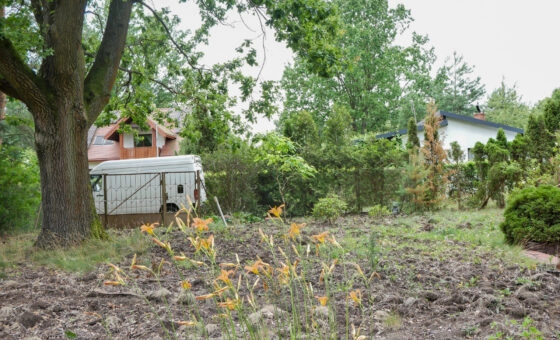 Działka budowlana z domkiem letniskowym,