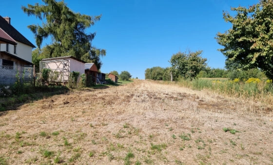 Działka usługowa blisko A4 i lotniska, pełne media