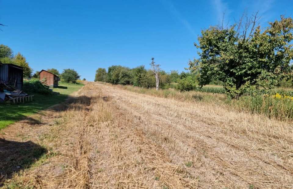 Działka usługowa blisko A4 i lotniska, pełne media