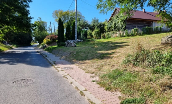 Działka usługowa blisko A4 i lotniska, pełne media