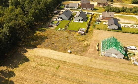 Działka budowlana przy lesie – Osiniec