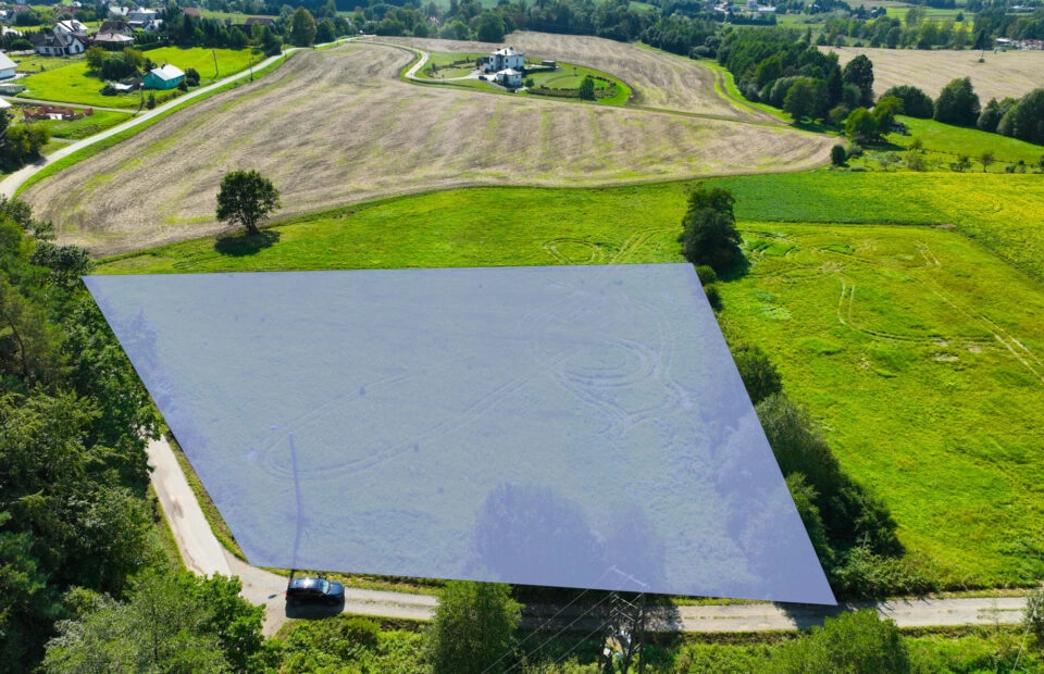 Działka 61,90 a, w Grabownicy Starzeńskiej.