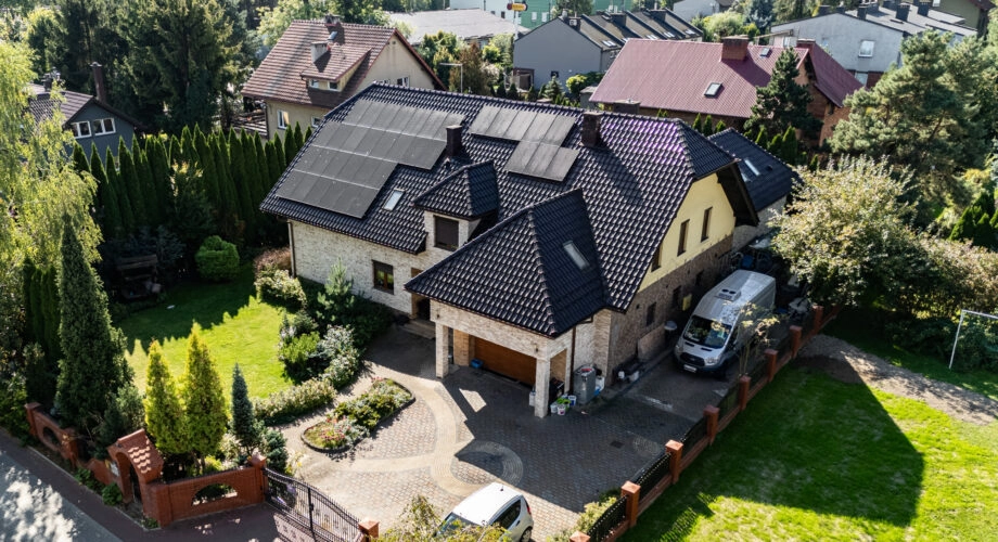 Dom 414 m² z basenem i fotowoltaiką – Kraków