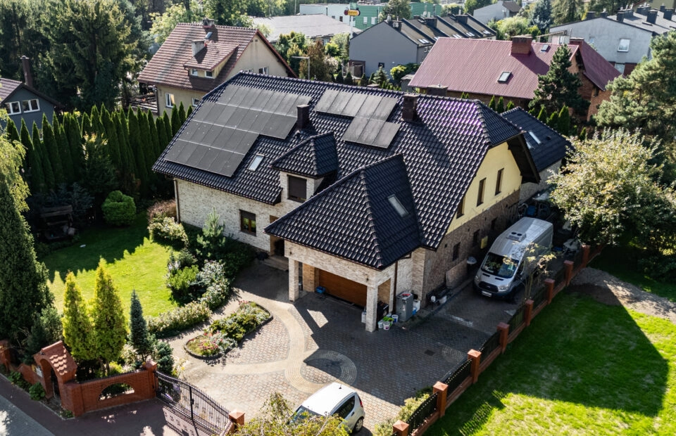 Dom 414 m² z basenem i fotowoltaiką – Kraków