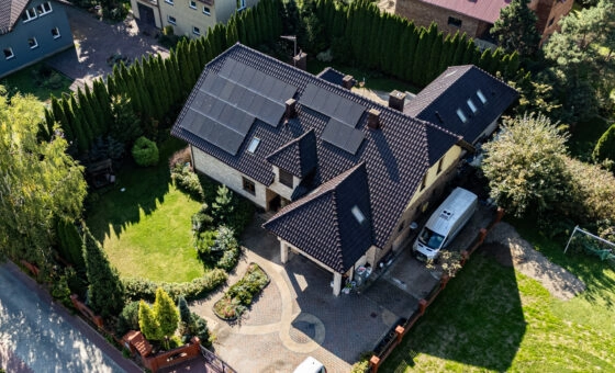 Dom 414 m² z basenem i fotowoltaiką – Kraków