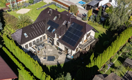 Dom 414 m² z basenem i fotowoltaiką – Kraków