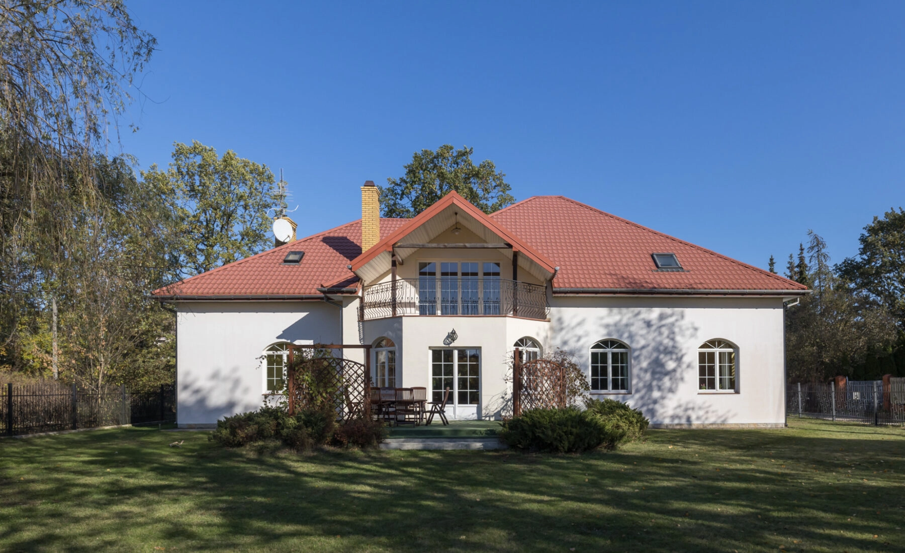 Salon z kuchnią, 8 sypialni, 443,70m2, garaż!