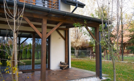 Dom z 3 arową działką +2 msc. postojowe + GARAŻ