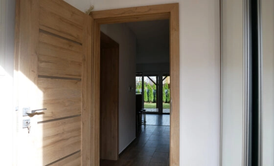 Dom z 3 arową działką +2 msc. postojowe + GARAŻ