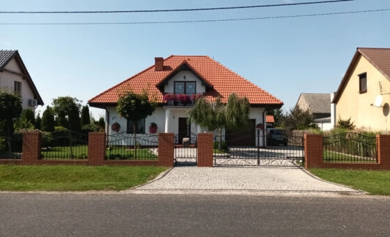 Dom + budynek garażowy  | Pokoje k. Słupcy