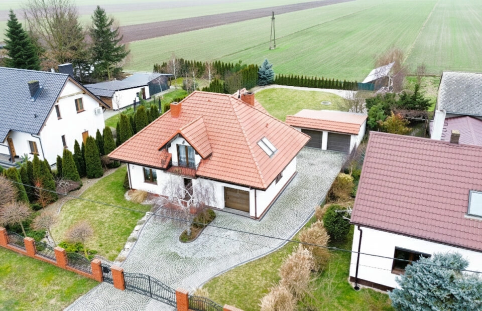 Dom + budynek garażowy  | Pokoje k. Słupcy