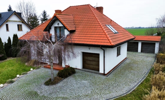 Dom + budynek garażowy  | Pokoje k. Słupcy