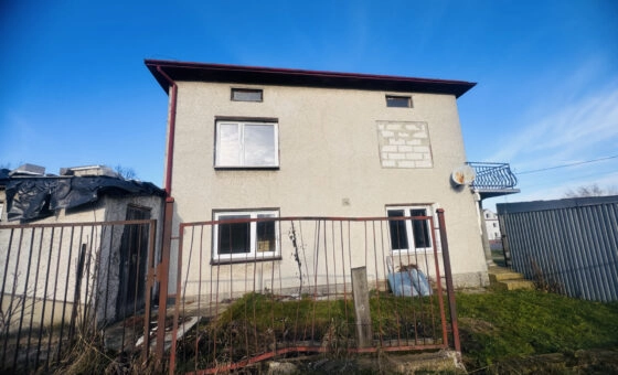 Dom z potencjałem i widokiem na Cergową- Lipowica