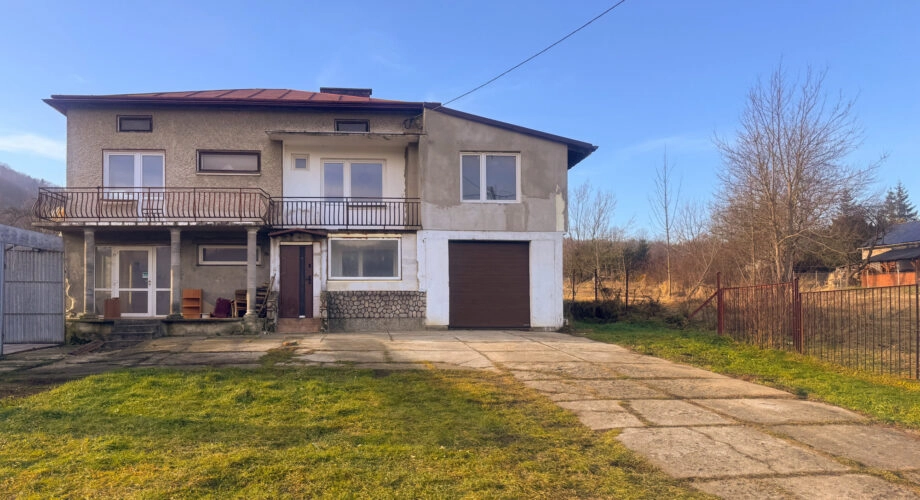 Dom z potencjałem i widokiem na Cergową- Lipowica