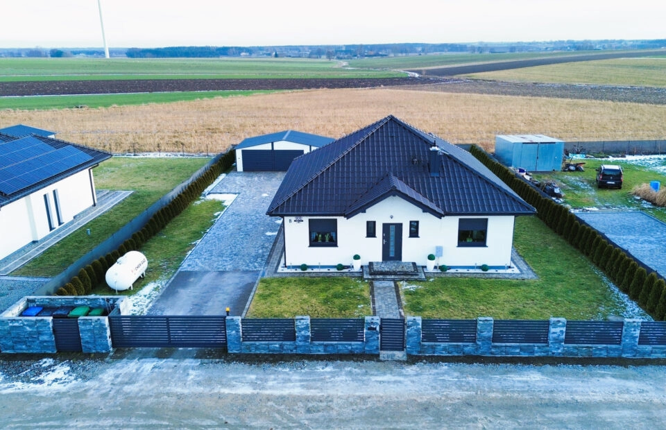 Nowoczesny dom z garażem – Leśnica k. Koła