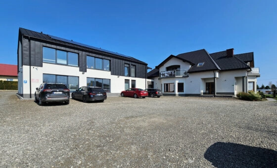 Dom z lokalem usługowym w Korczynie