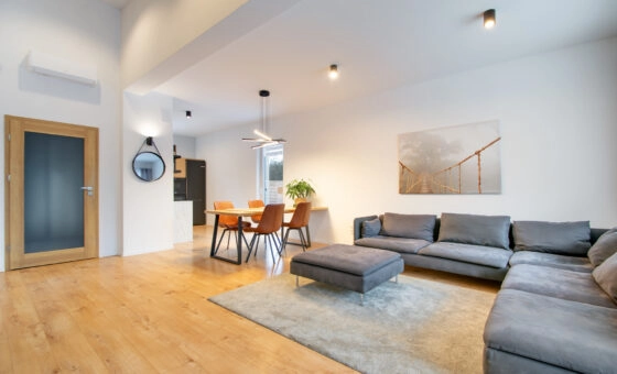 Rodzinna przestrzeń blisko natury i miasta